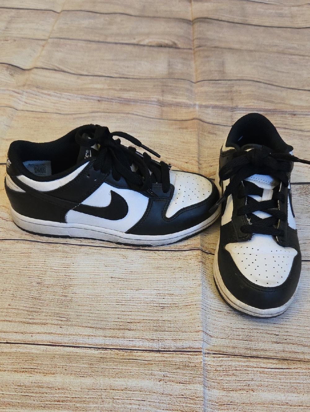 Nike Kids Black and White Dunks 2Y